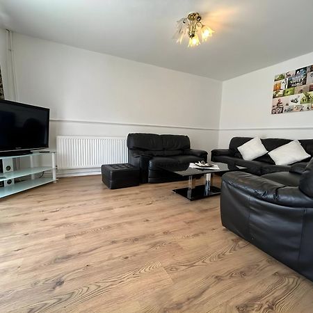 3 Bedroom House By M40 J4 High Wycombe Eksteriør bilde