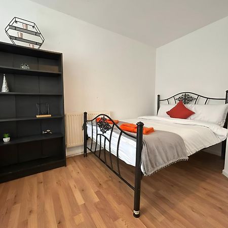 3 Bedroom House By M40 J4 High Wycombe Eksteriør bilde
