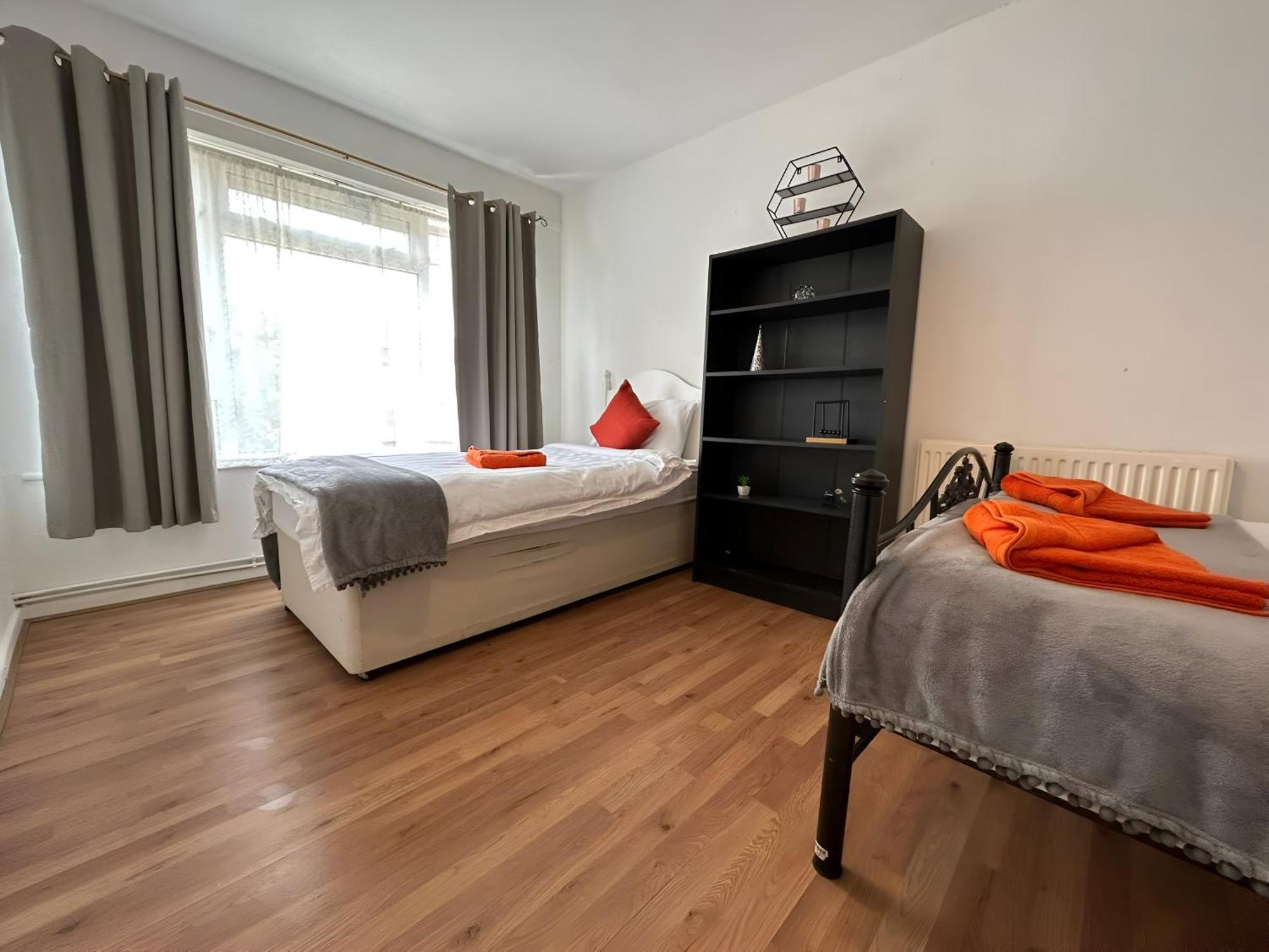 3 Bedroom House By M40 J4 High Wycombe Eksteriør bilde