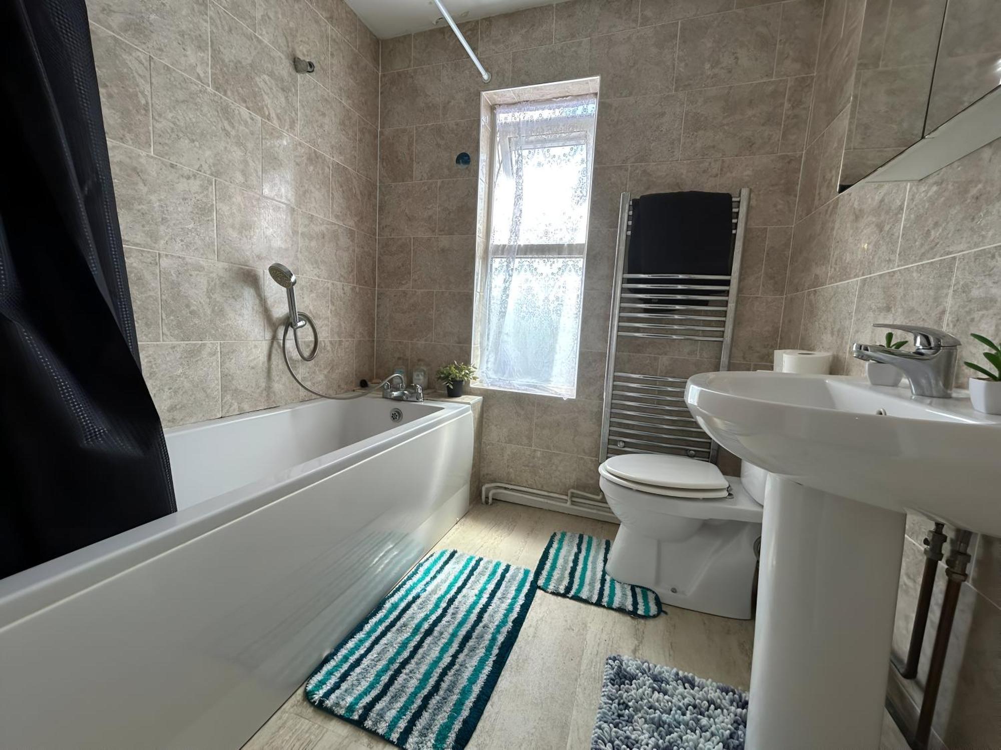 3 Bedroom House By M40 J4 High Wycombe Eksteriør bilde